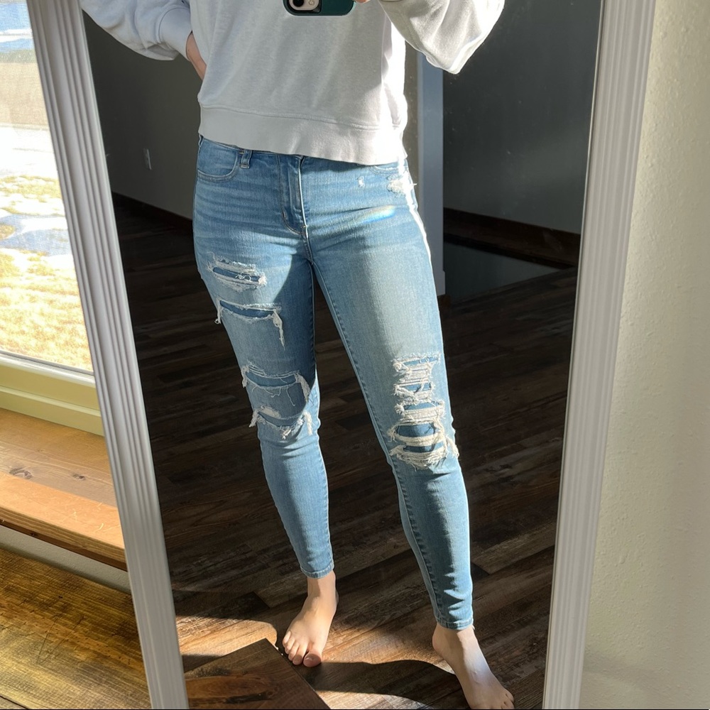 American Eagle Distressed Jeans